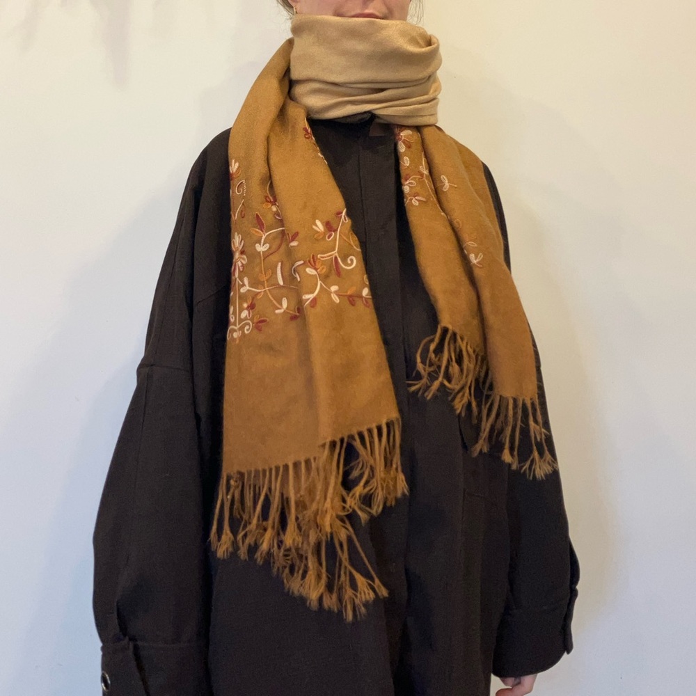 Chic Tan ombre Embroidered floral Scarf